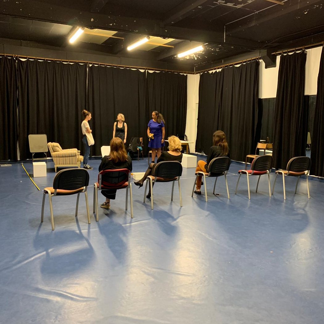 Cours de théâtre Les 4 Curieuses 2